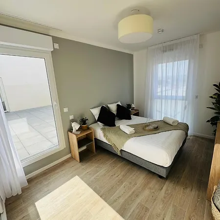 Reflets De Seine 호텔 2*